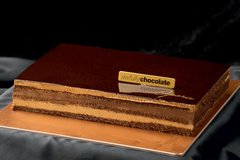 Shop Famous Chocolate Cake Online With Delivery in Singapore Awfully